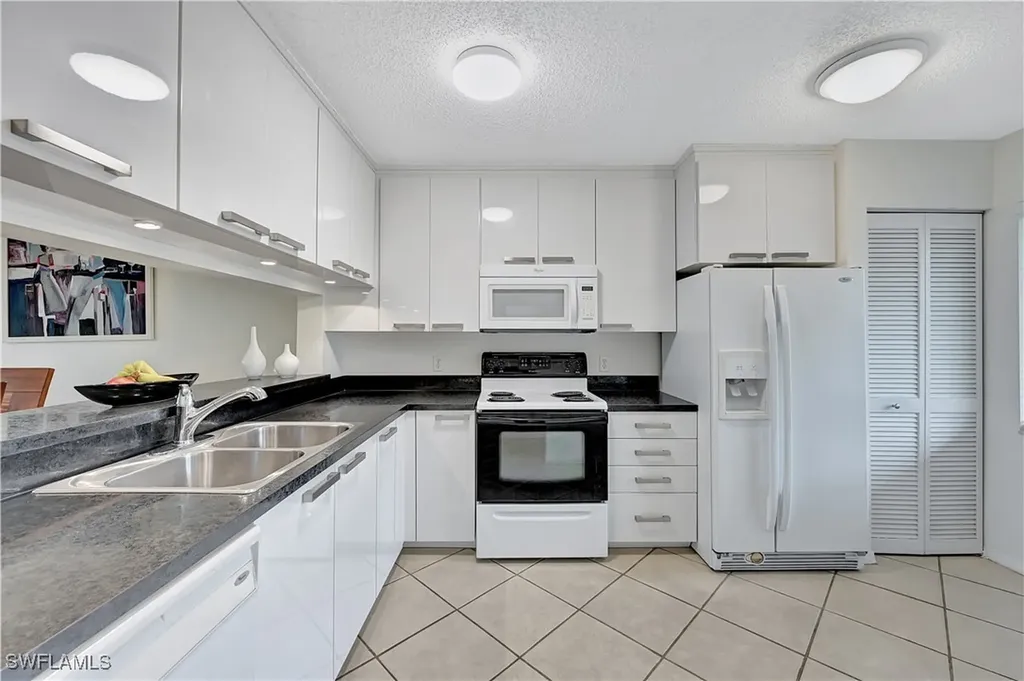 3071 Sandpiper Bay Circle Naples FL 34112