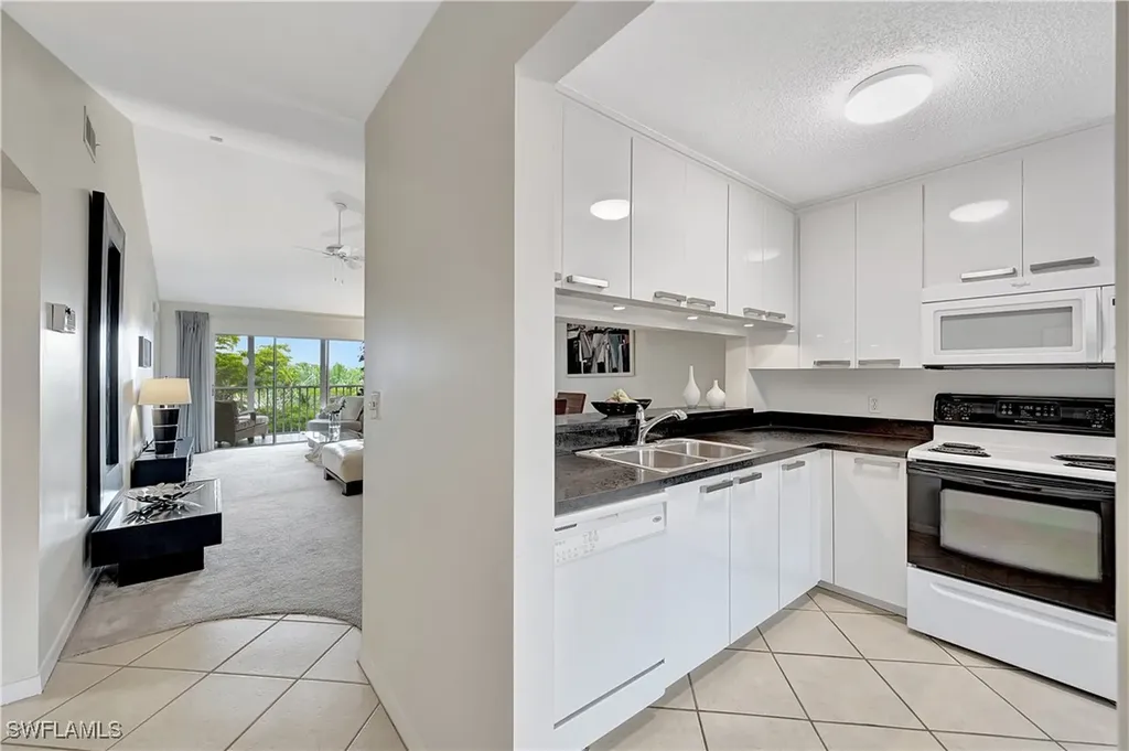 3071 Sandpiper Bay Circle Naples FL 34112