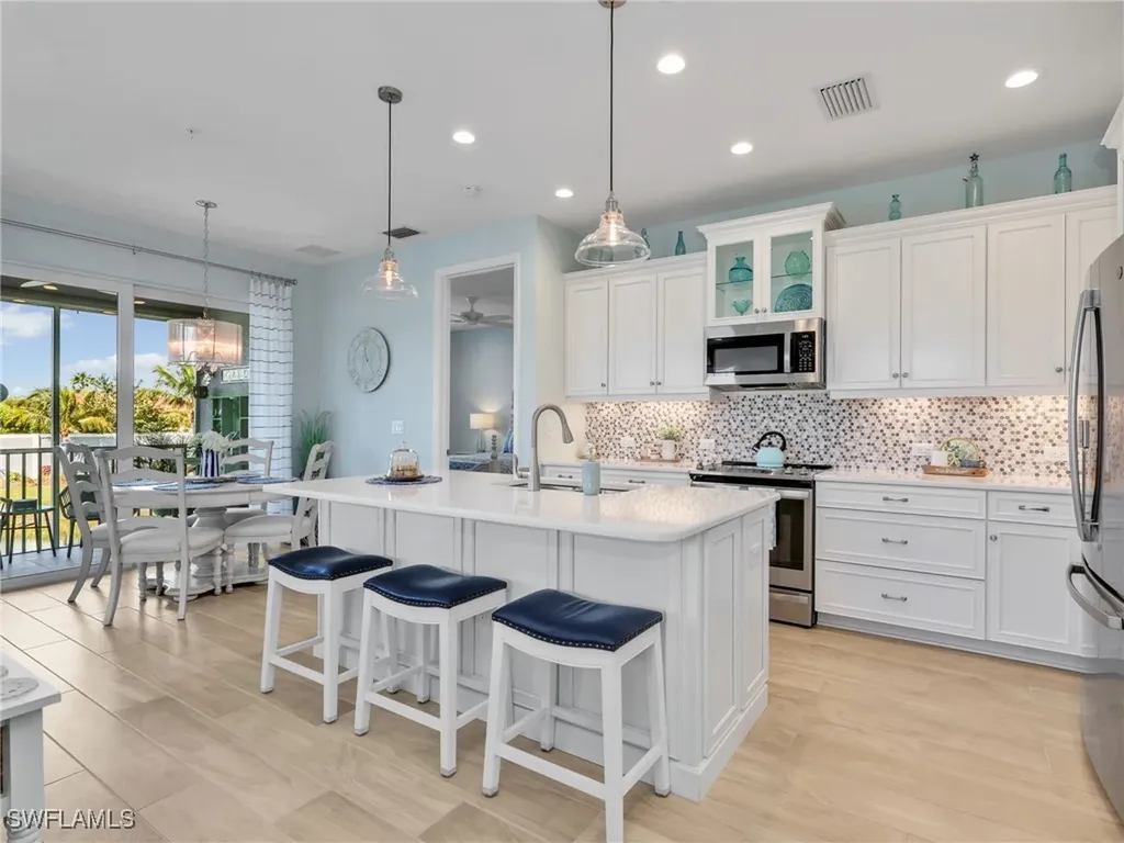 2543 Seychelles Drive Naples FL 34112