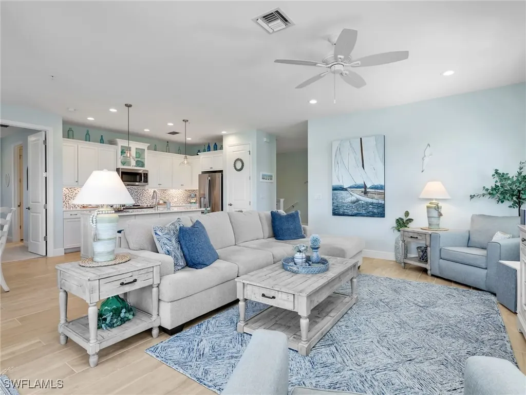 2543 Seychelles Drive Naples FL 34112