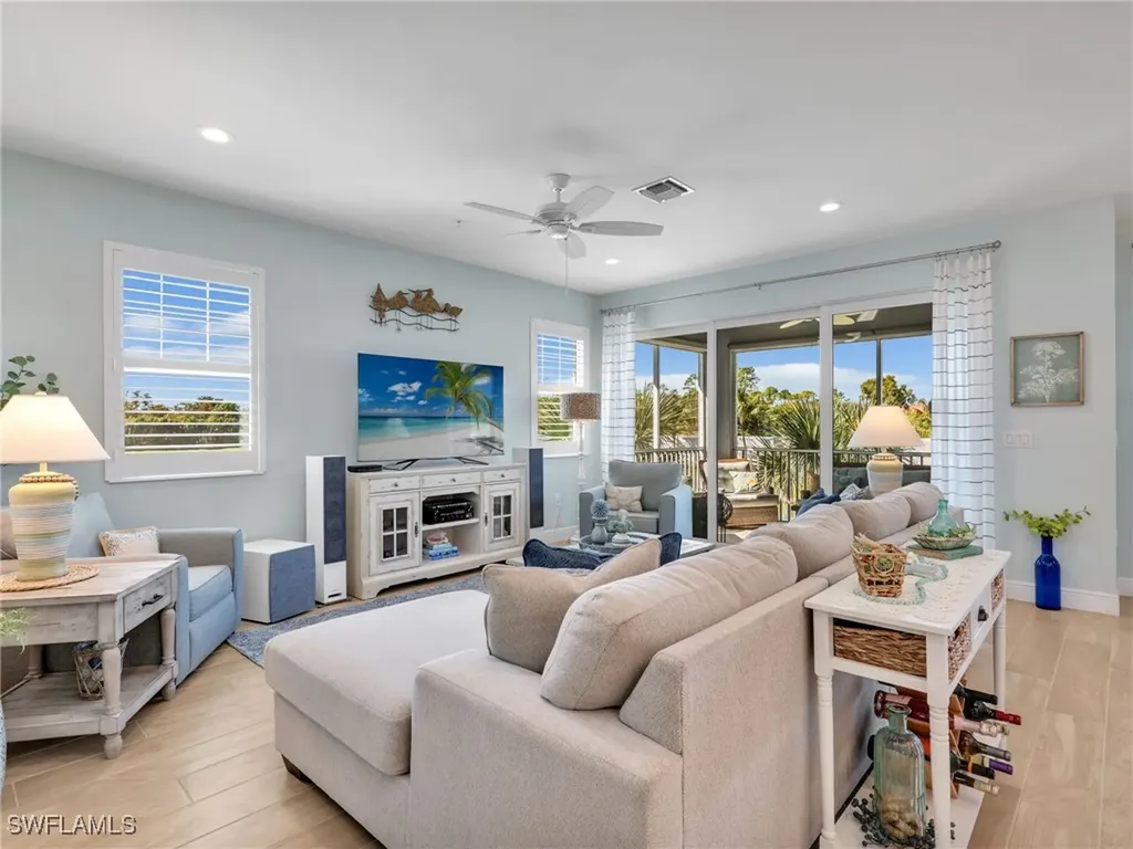 2543 Seychelles Drive Naples FL 34112