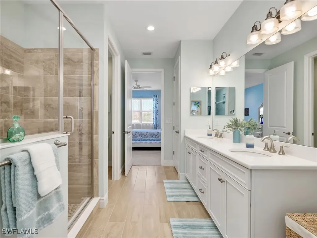 2543 Seychelles Drive Naples FL 34112