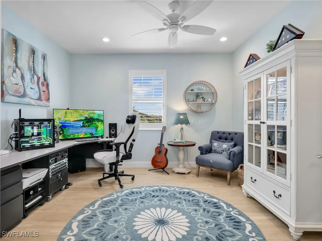 2543 Seychelles Drive Naples FL 34112