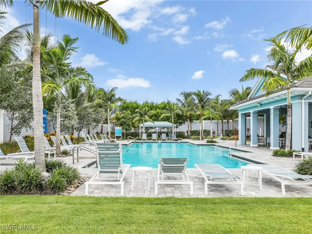 2543 Seychelles Drive Naples FL 34112