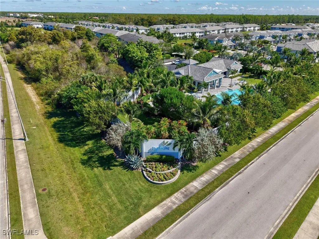 2543 Seychelles Drive Naples FL 34112