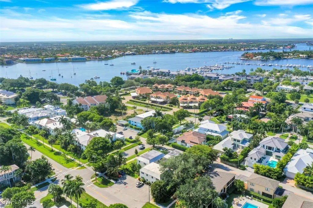 780 10th Avenue S Naples FL 34102