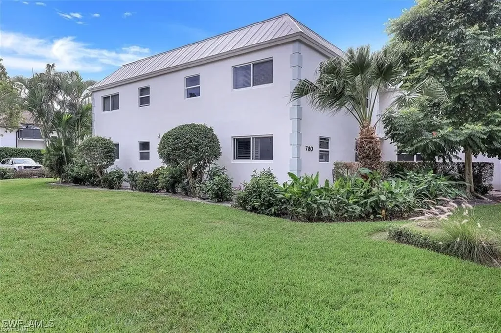 780 10th Avenue S Naples FL 34102