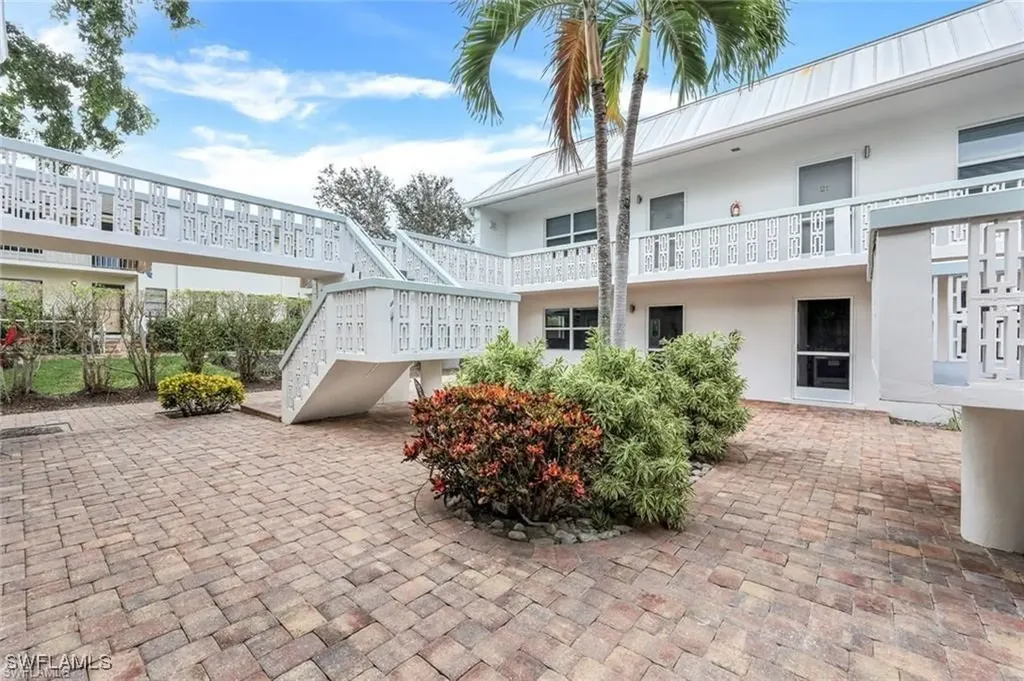 780 10th Avenue S Naples FL 34102