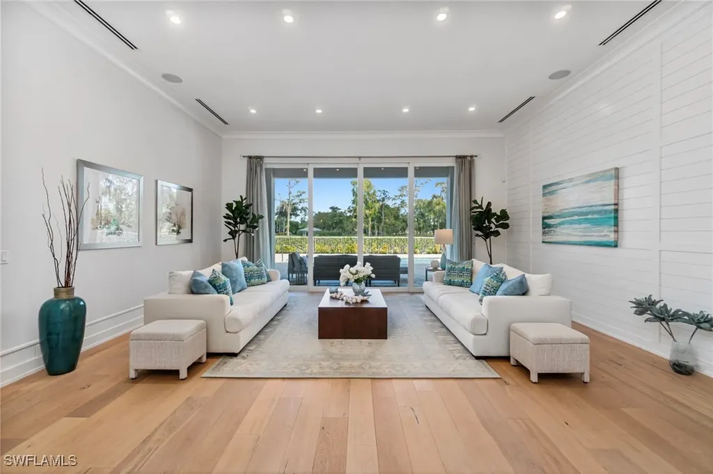 Naples FL, 4467 Silver Fox Drive