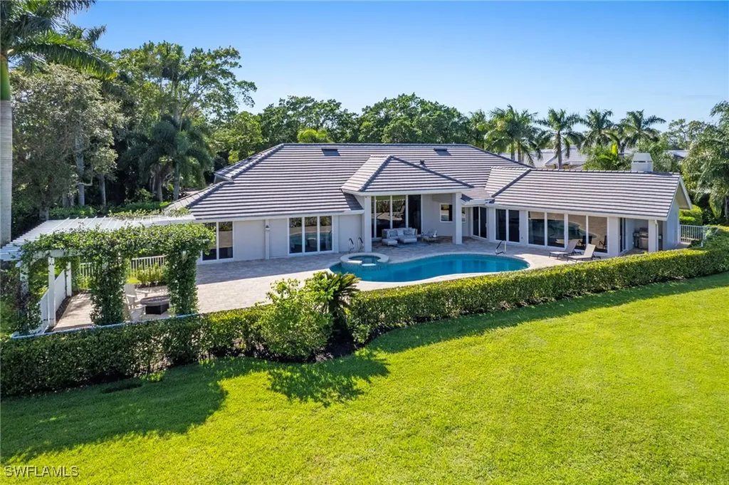 4467 Silver Fox Drive Naples FL 34119