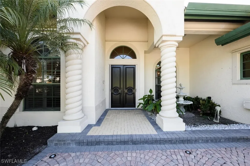 3022 Gainesborough Court Naples FL 34105