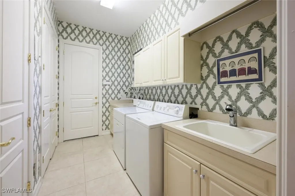 3022 Gainesborough Court Naples FL 34105