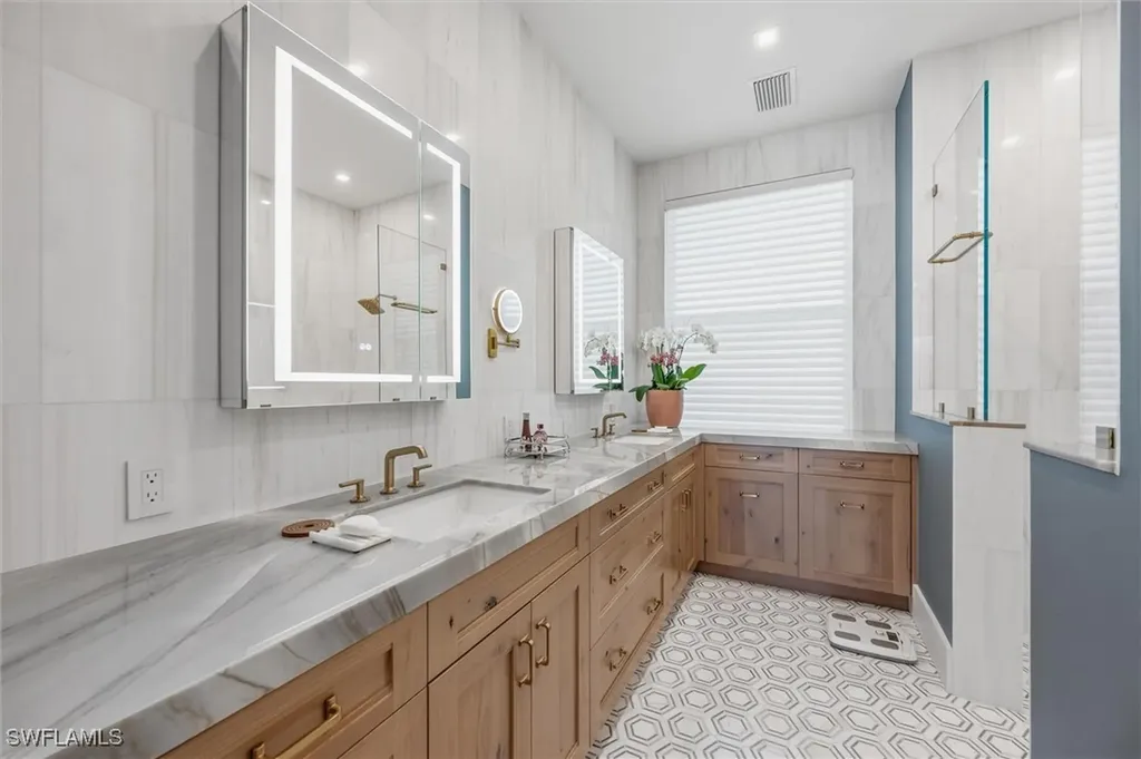 671 Henley Drive Naples FL 34104