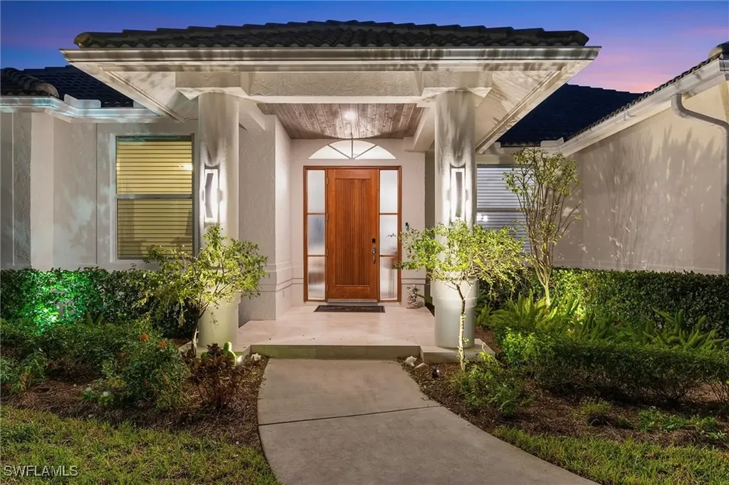 671 Henley Drive Naples FL 34104