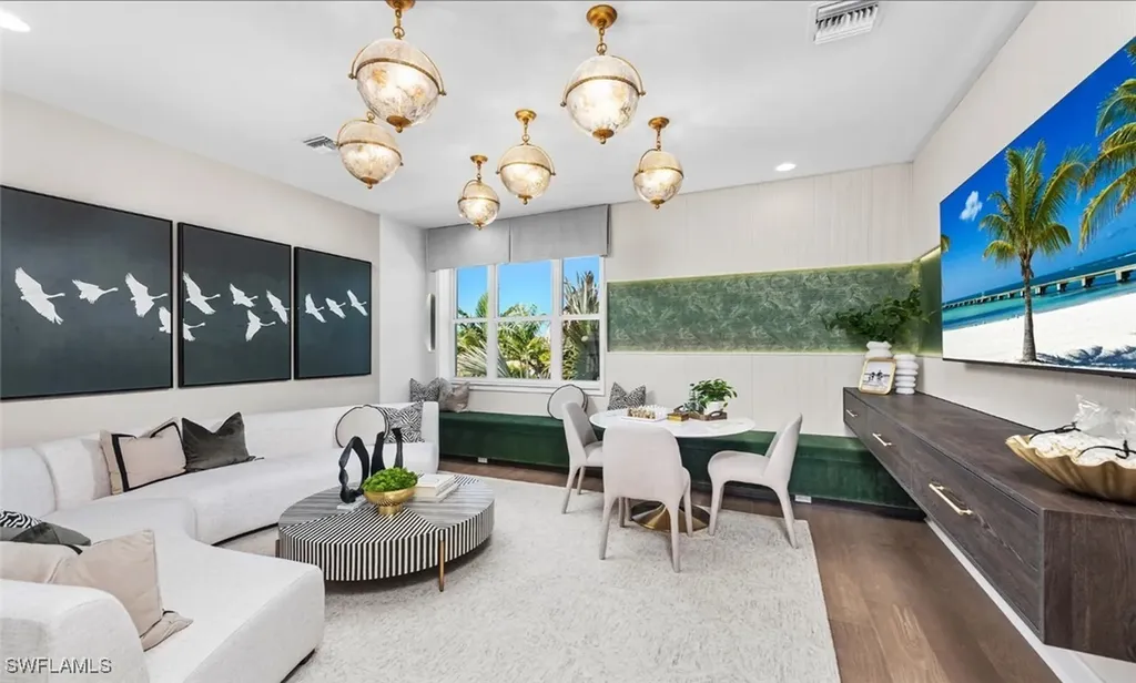 2553 Kingfisher Drive Naples FL 34112