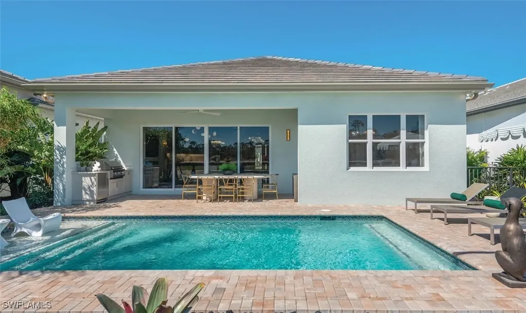 2553 Kingfisher Drive Naples FL 34112