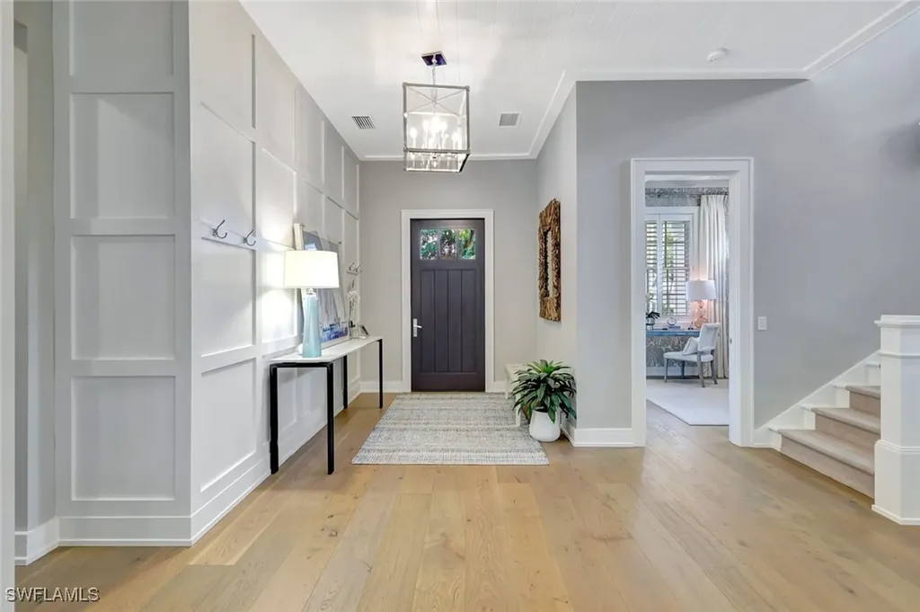160 Broad Avenue S Naples FL 34102