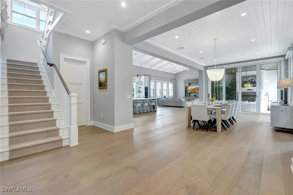 160 Broad Avenue S Naples FL 34102