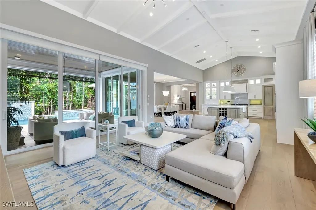 160 Broad Avenue S Naples FL 34102