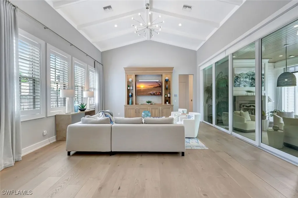 160 Broad Avenue S Naples FL 34102