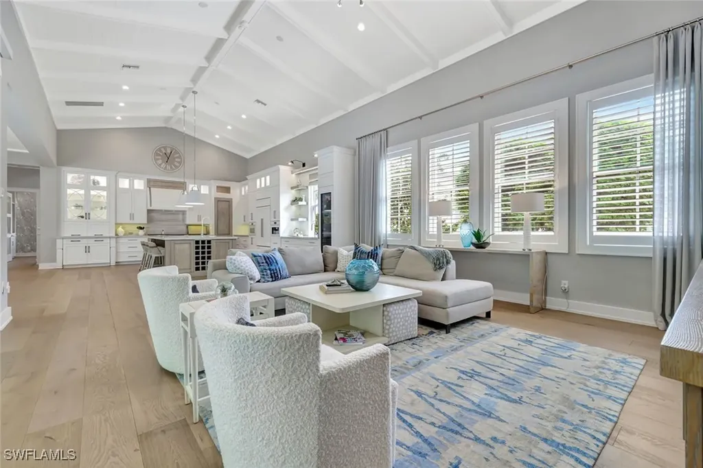 160 Broad Avenue S Naples FL 34102