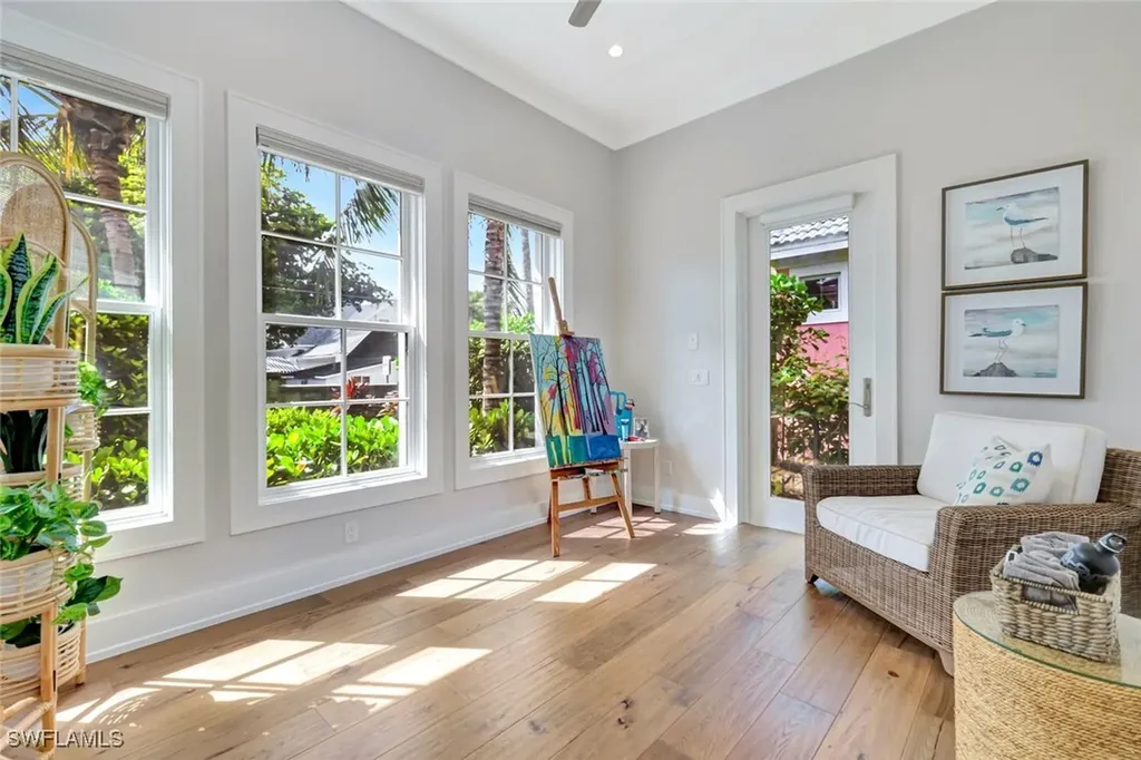 160 Broad Avenue S Naples FL 34102