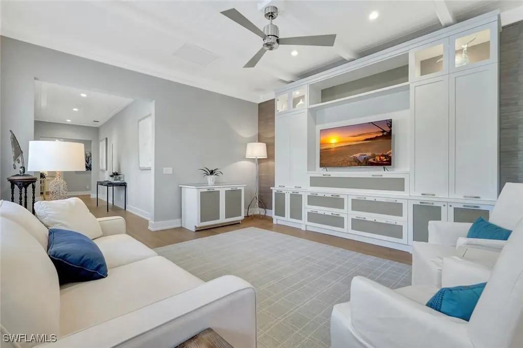 160 Broad Avenue S Naples FL 34102