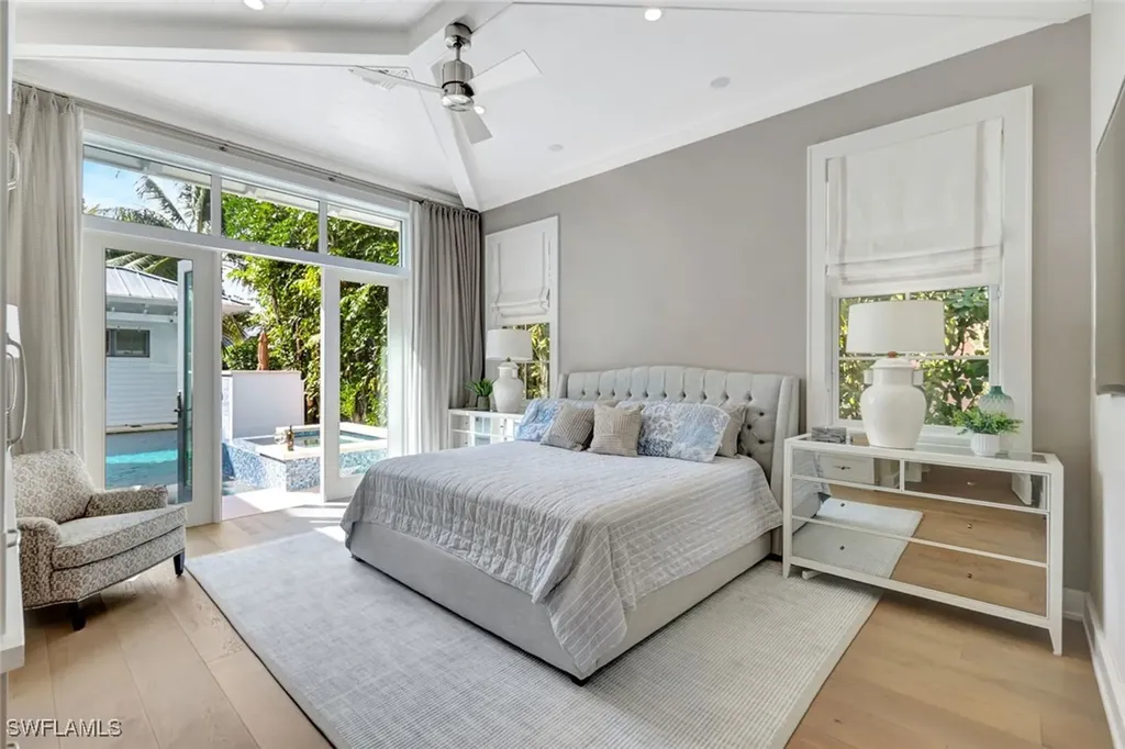 160 Broad Avenue S Naples FL 34102