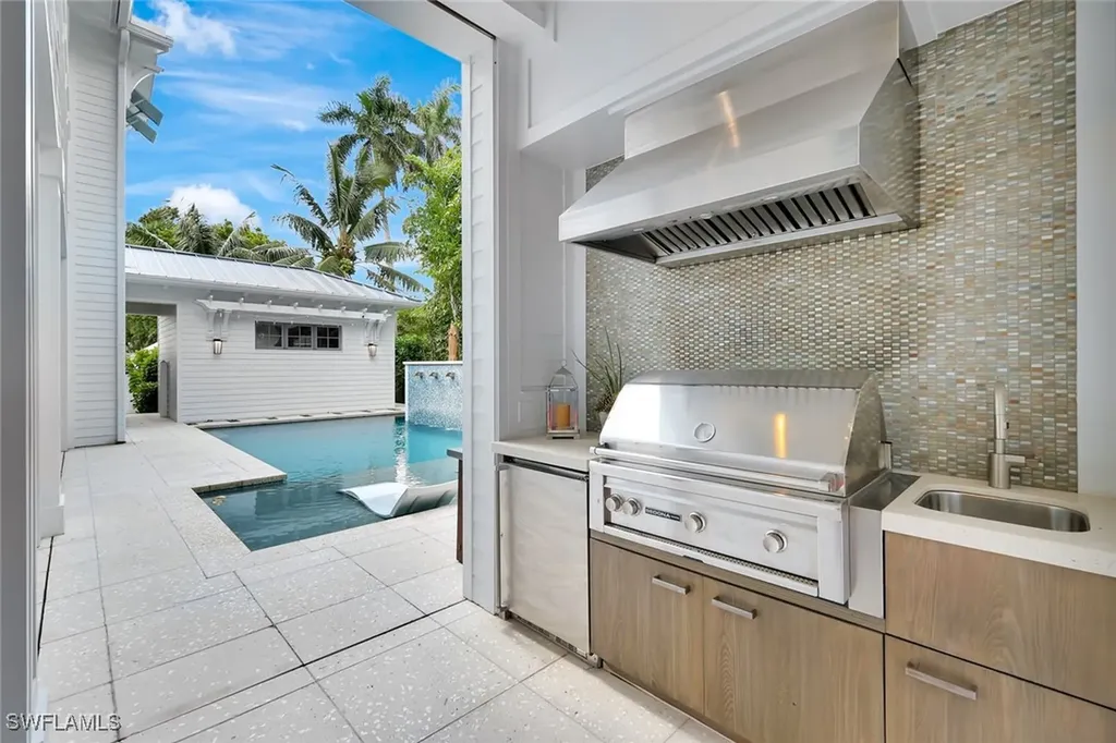 160 Broad Avenue S Naples FL 34102