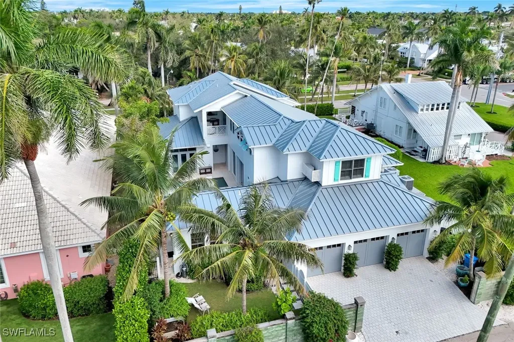 160 Broad Avenue S Naples FL 34102