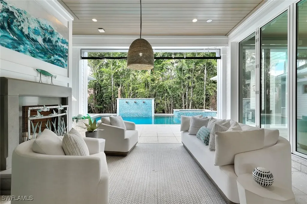160 Broad Avenue S Naples FL 34102