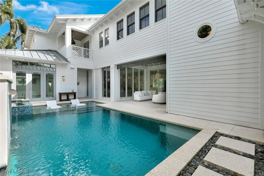 160 Broad Avenue S Naples FL 34102