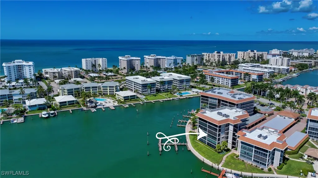 Naples FL, 222 Harbour Drive, Unit 301
