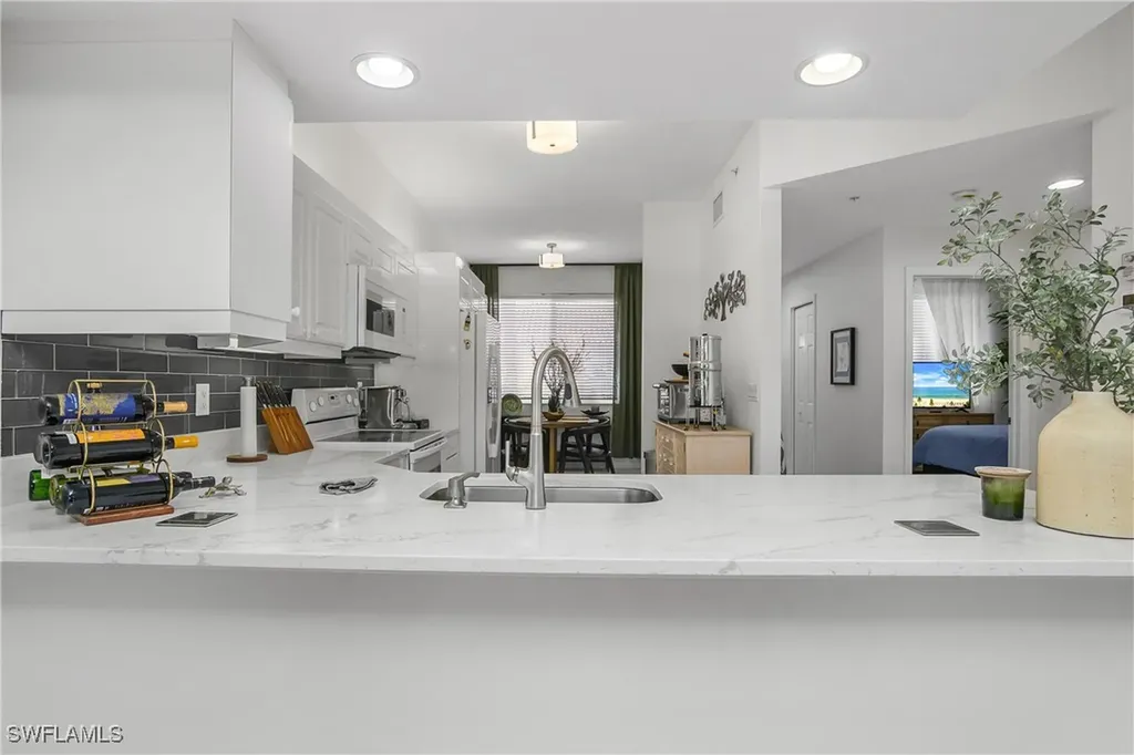 6750 Beach Resort Drive Naples FL 34114