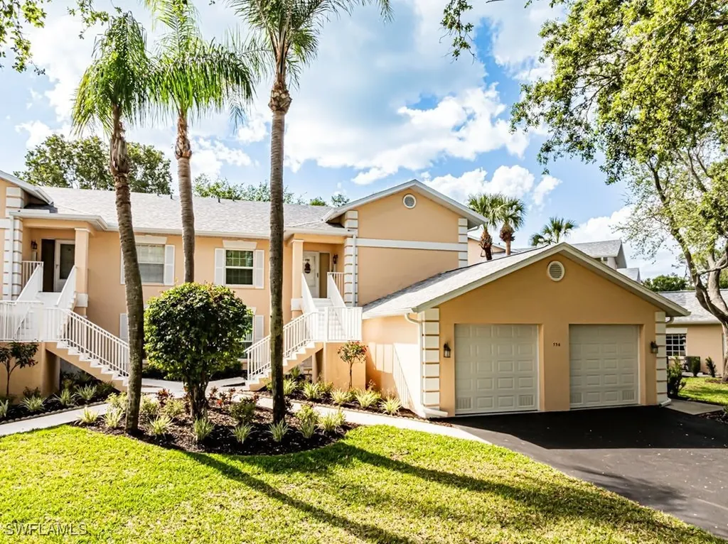 736 Wiggins Lake Drive Naples FL 34110