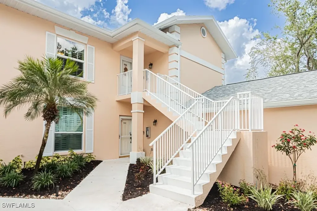 736 Wiggins Lake Drive Naples FL 34110