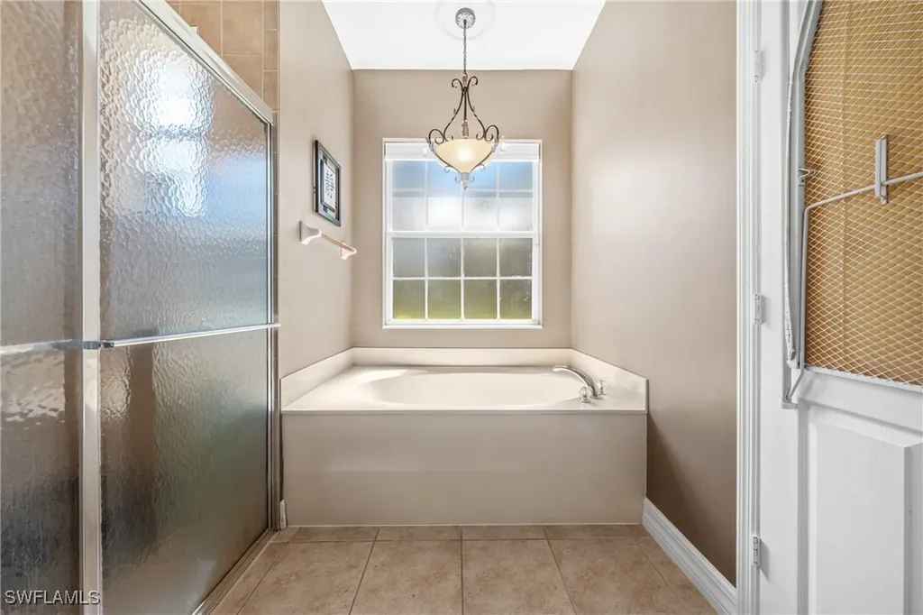 615 12th Avenue NE Naples FL 34120