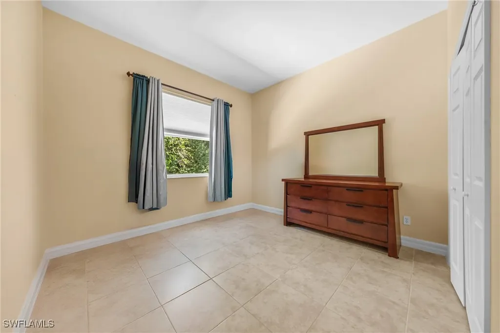 615 12th Avenue NE Naples FL 34120