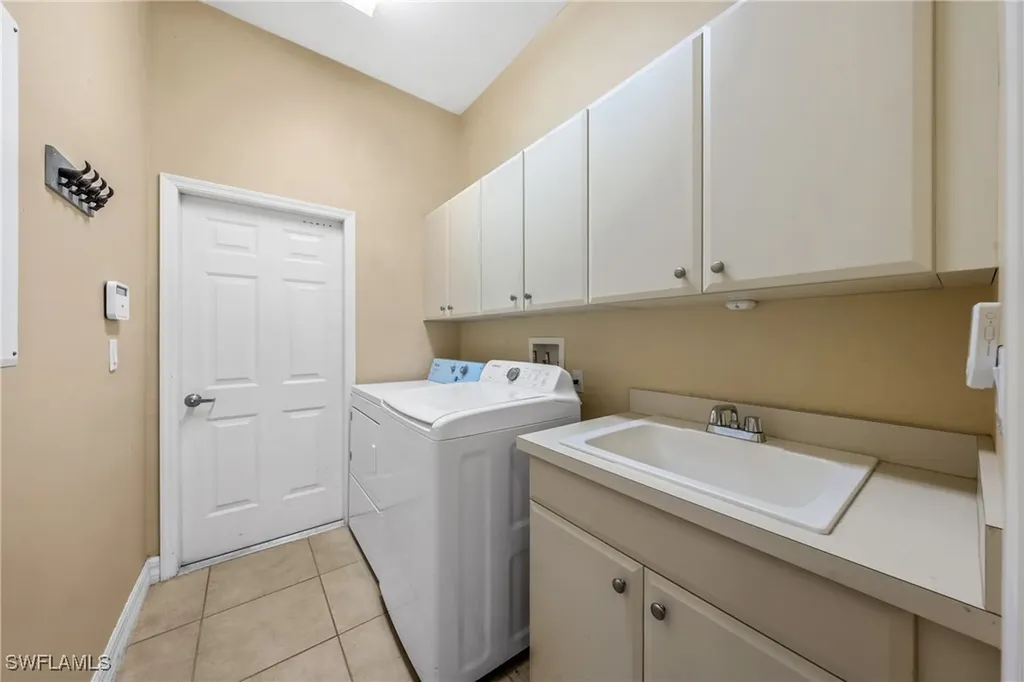 615 12th Avenue NE Naples FL 34120