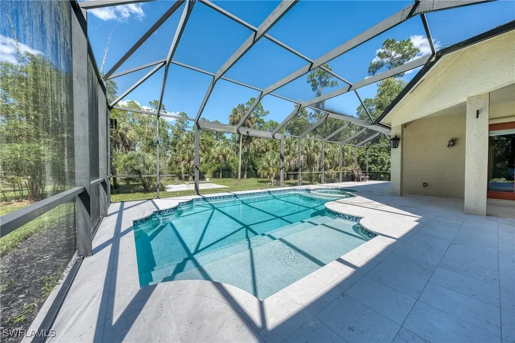 615 12th Avenue NE Naples FL 34120