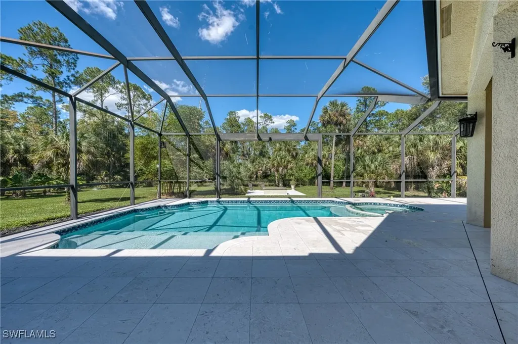 615 12th Avenue NE Naples FL 34120