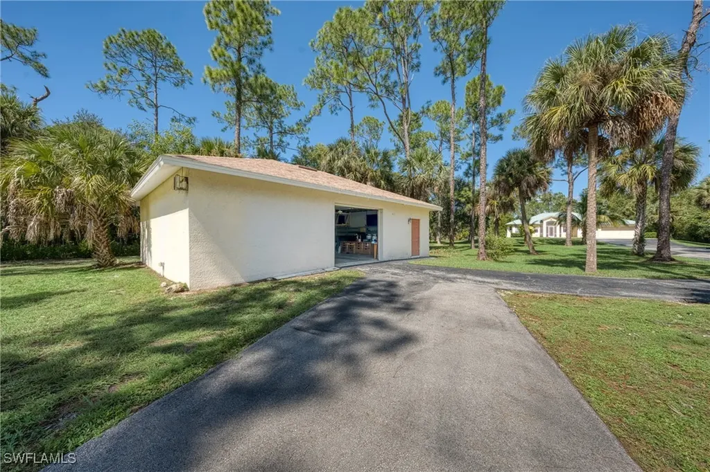 615 12th Avenue NE Naples FL 34120