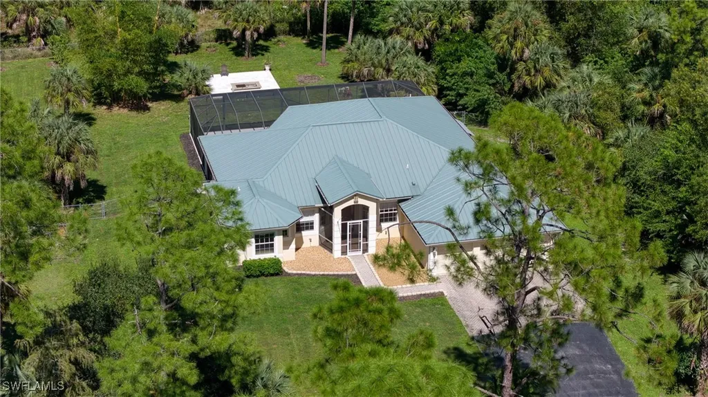 615 12th Avenue NE Naples FL 34120