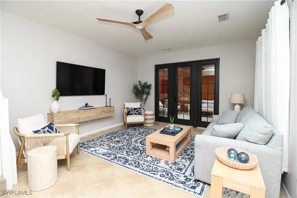 9025 Alturas Street Naples FL 34113