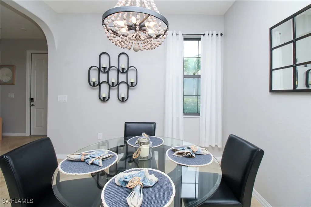 9025 Alturas Street Naples FL 34113