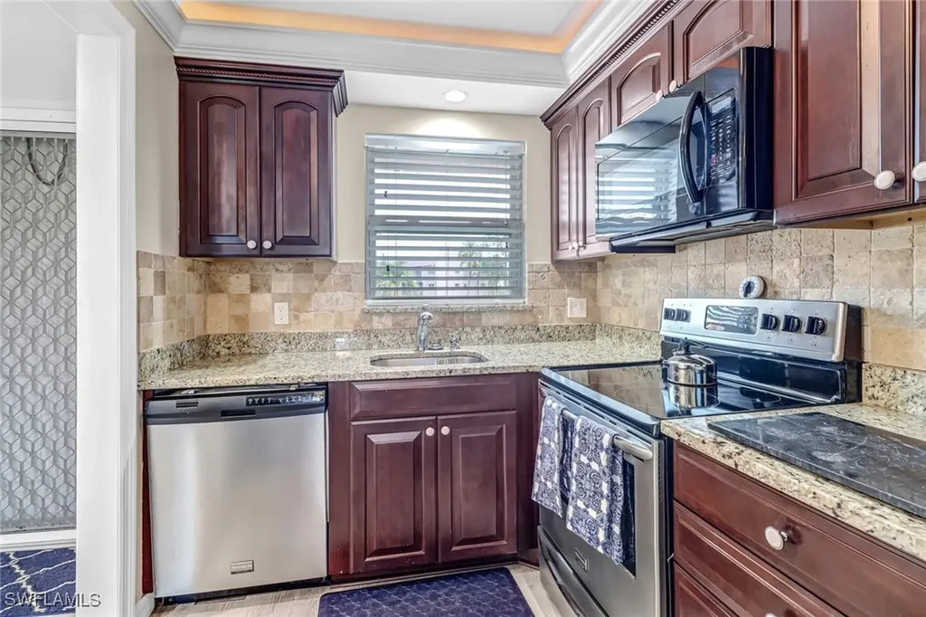 190 Turtle Lake Court Naples FL 34105