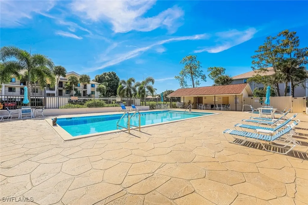460 Fox Haven Drive Naples FL 34104