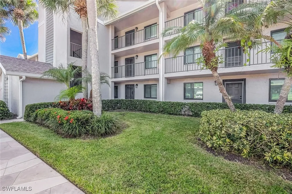 460 Fox Haven Drive Naples FL 34104