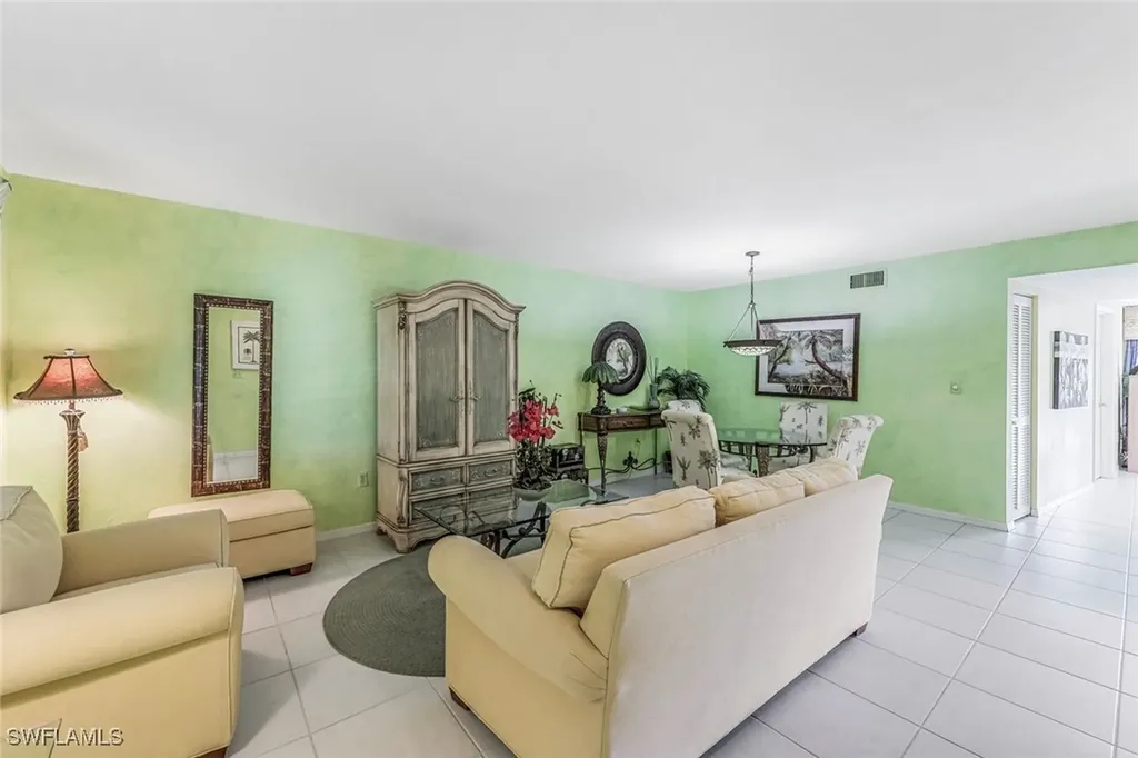 460 Fox Haven Drive Naples FL 34104