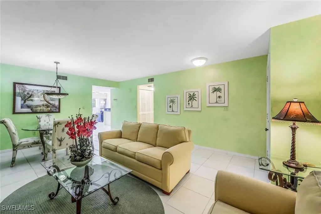 460 Fox Haven Drive Naples FL 34104